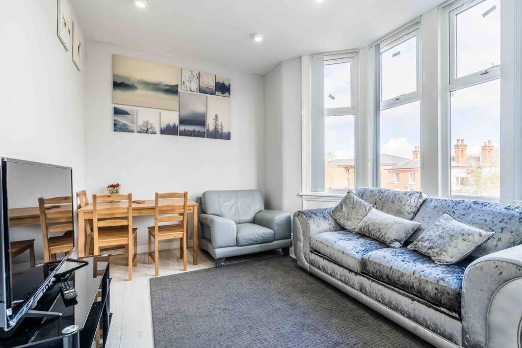 Modern Flat In Moseley With Free Parking Apartment Birmingham Ngoại thất bức ảnh