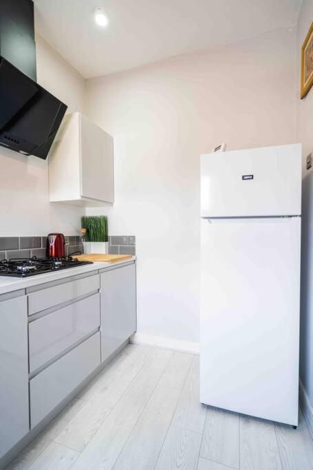 Modern Flat In Moseley With Free Parking Apartment Birmingham Ngoại thất bức ảnh